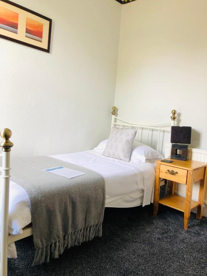 ブロードウェイ Brook House Bed & Breakfast エクステリア 写真