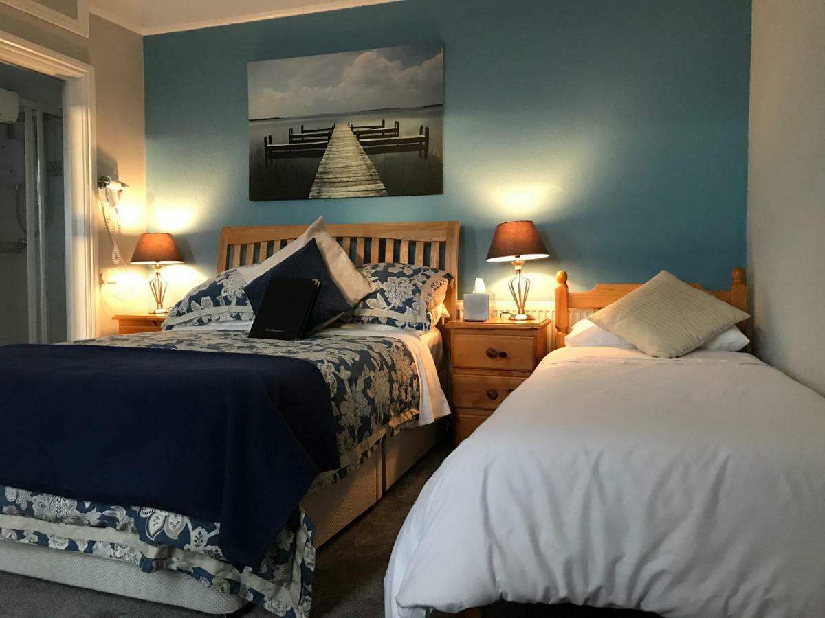 ブロードウェイ Brook House Bed & Breakfast エクステリア 写真
